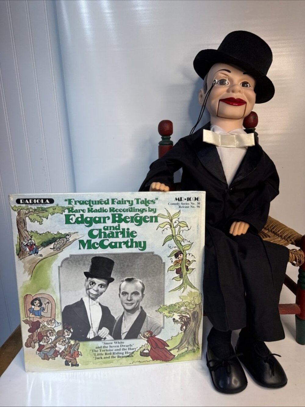 CHARLIE McCARTHY  Ventriloquist Doll- Works - W/Tie/Monocle/Hat/Shoes/Lp - LOOK